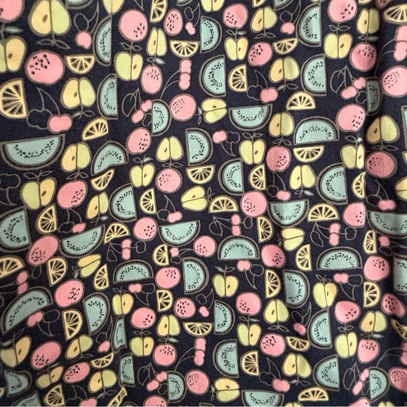 Talbots Multicolor Patterned Capris - Picture 5 of 5